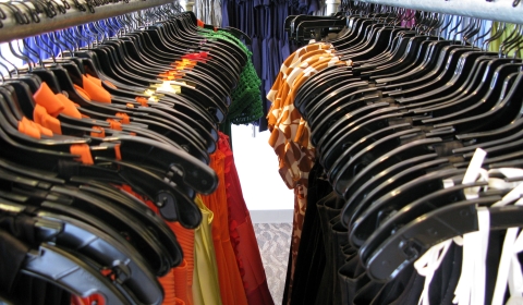 El trabajo “extra” por el Black Friday en las tiendas de ropa de Zaragoza será voluntario