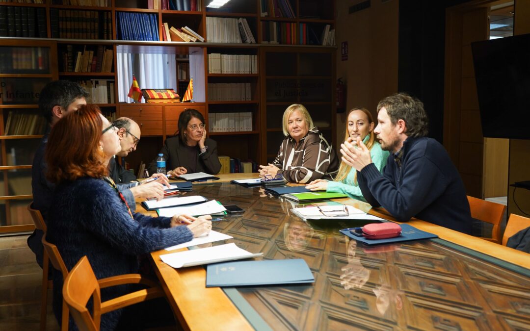 Ponemos de manifiesto la insostenible situación en las residencias, que “pone en riesgo la dignidad de las personas usuarias”