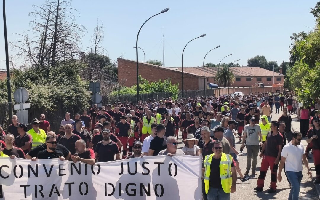La plantilla ratifica el preacuerdo de convenio en CAF