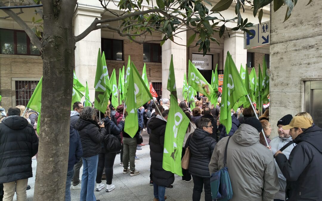 Ronda de contactos con los Grupos Parlamentarios para exigir la transformación de la dependencia